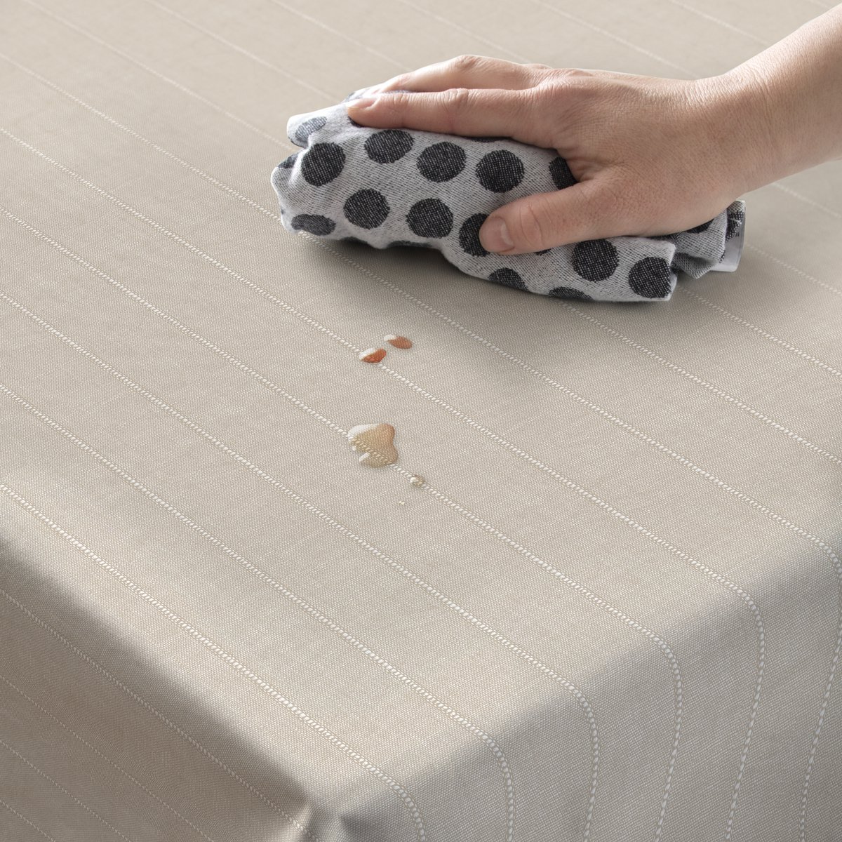 Tafelzeil Balance cake 140x180cm Beige