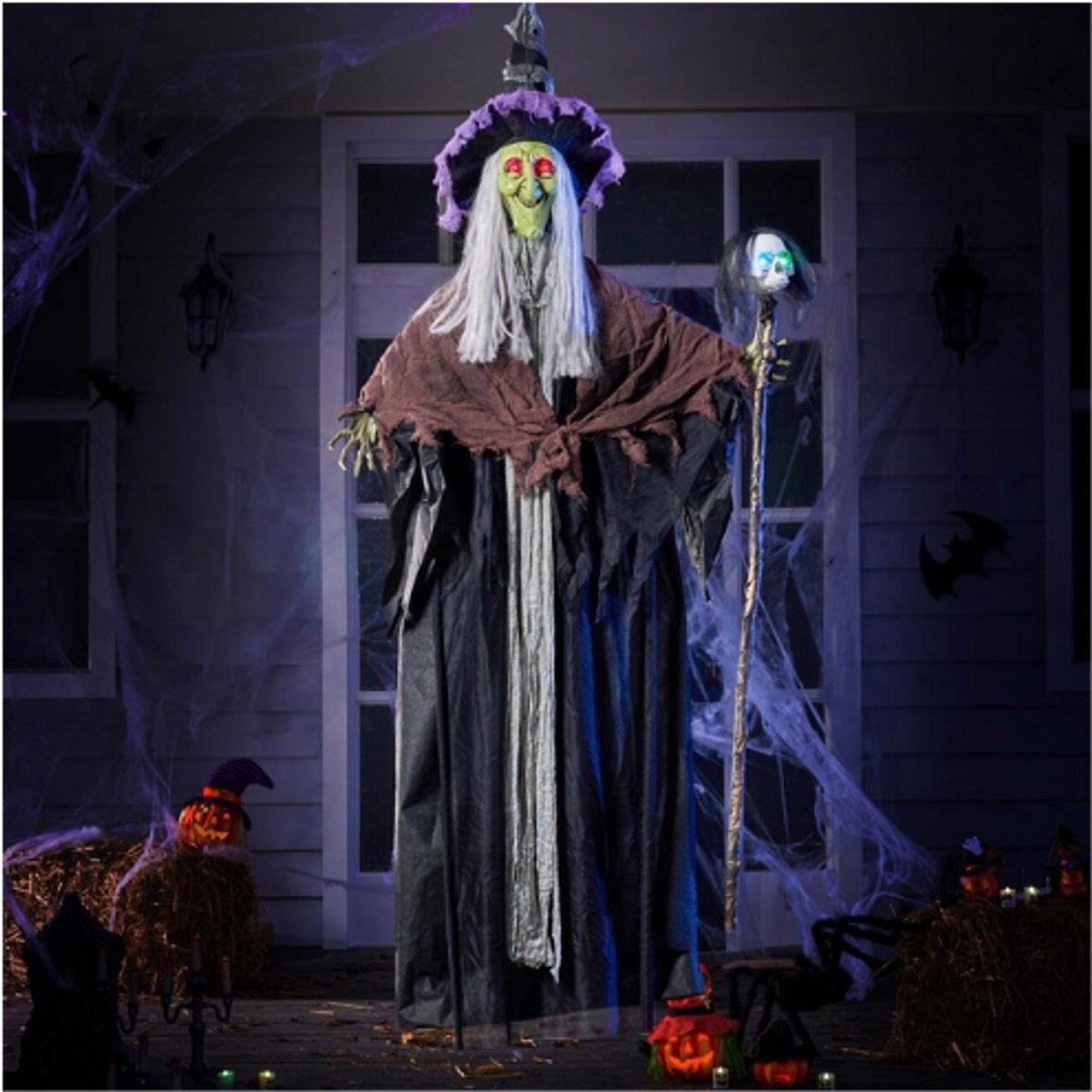 Thuys – 59 Inch Pratende Halloween Heks Decoratie – Lichtgevende Schedel En Skelet, Hangende Heks Voor Voordeur, Geluid Geactiveerd Voor Spookhuis Feest