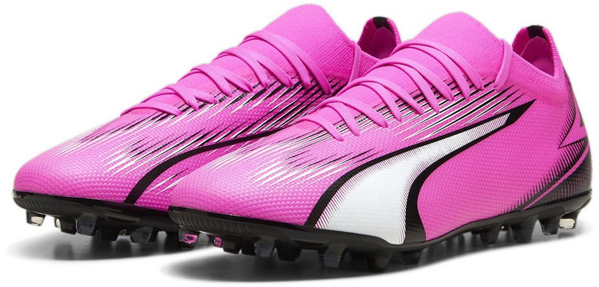 Puma Ultra Match Mg voetbalschoenen in felroze met zwarte en witte details, EU 46, lichtgewicht en met GripControl.