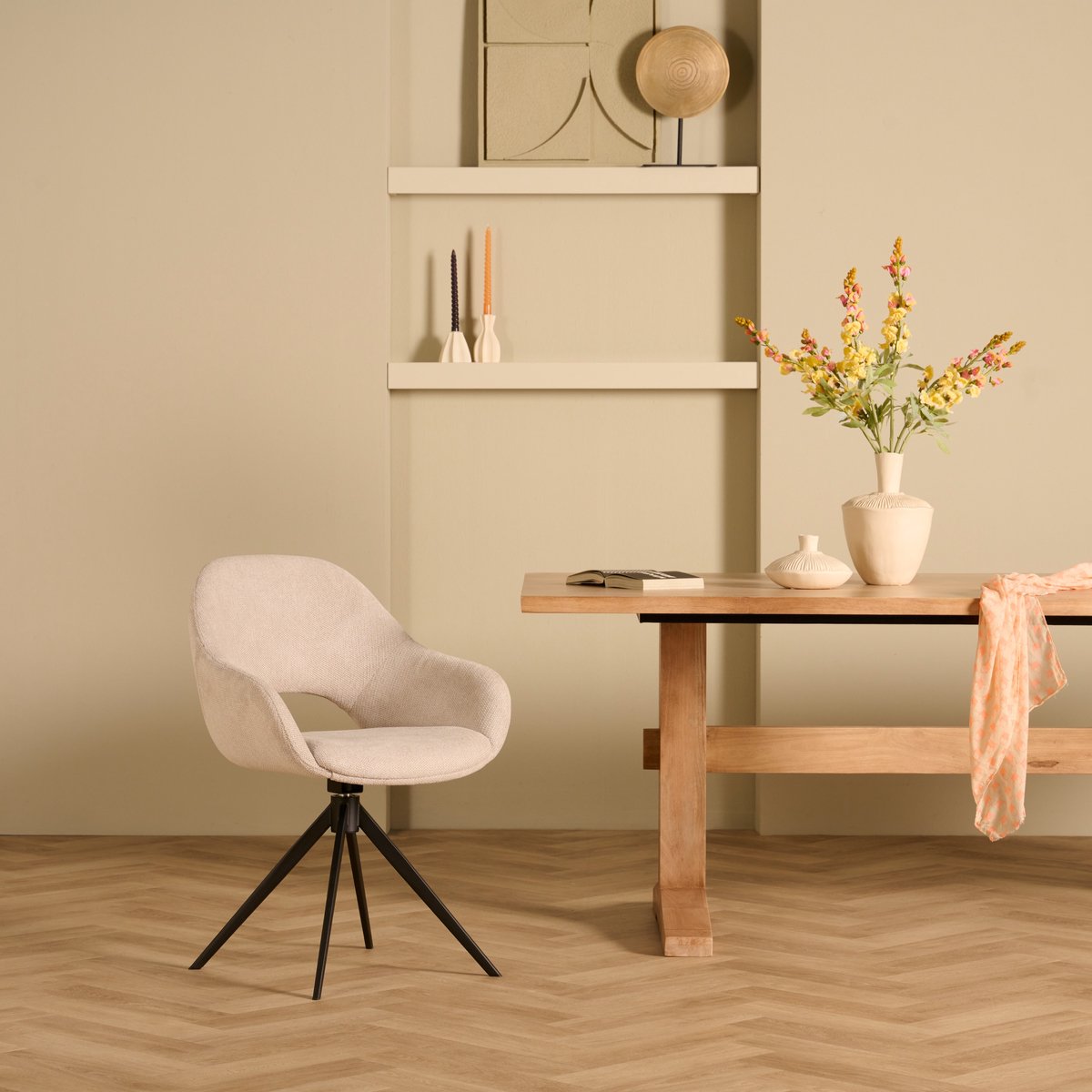 Woonexpress Liperi eetkamerstoel draaibaar naturel stof moderne armstoel Beige/Creme