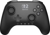 Zwarte PowerA Advantage controller voor Nintendo Switch, recht van voren gezien op een zwarte achtergrond.