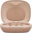 Open beige JBL oplaadcase met oordopjes en JBL logo.