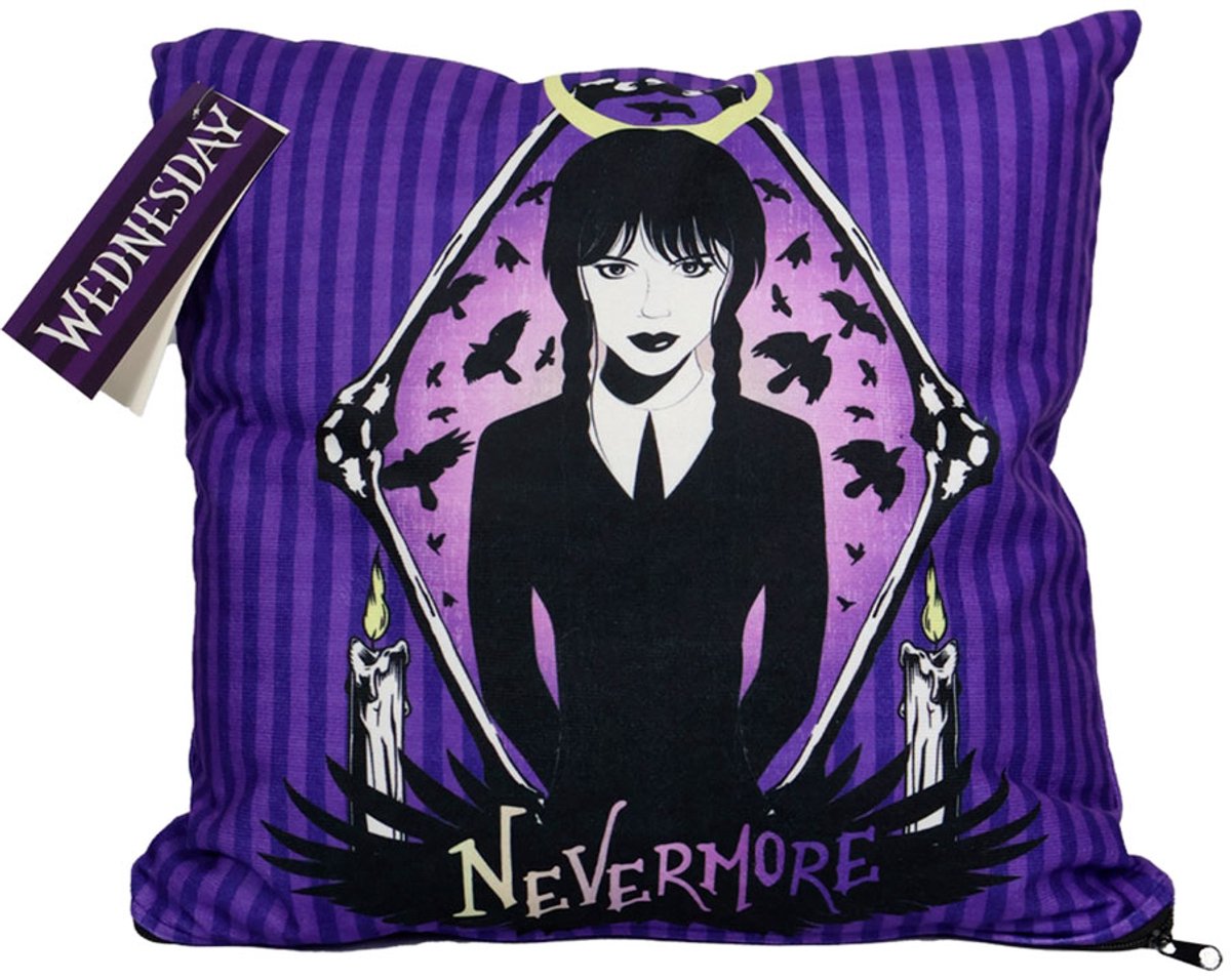 Wednesday - Kussen - Nevermore