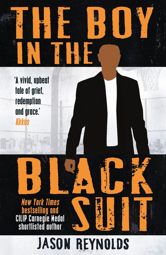 Boekomslag van 'The Boy in the Black Suit'. Een jongen in een zwart pak met witte overhemd, met de titel in oranje letters.
