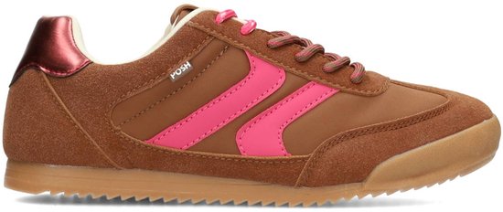 Basket marron avec rayures roses, lacets roses, daim et talon rouge métallique.