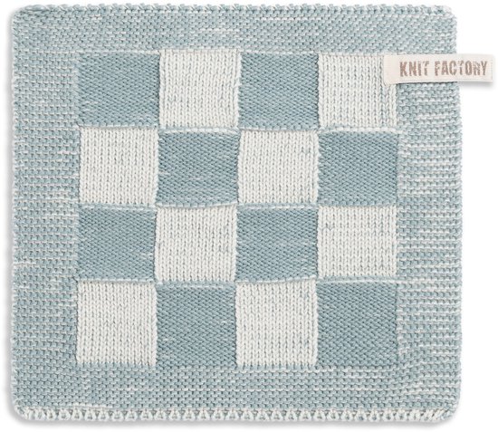 Pannenlap met geblokt patroon in ecru en steen groen. Met een 'Knit Factory' label.
