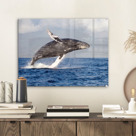 ® Glasschilderij 40x30 cm - Schilderij acrylglas - Een bultrug springend uit het water - Foto op glas - Muurdecoratie woonkamer - Wanddecoratie slaapkamer - Schilderijen