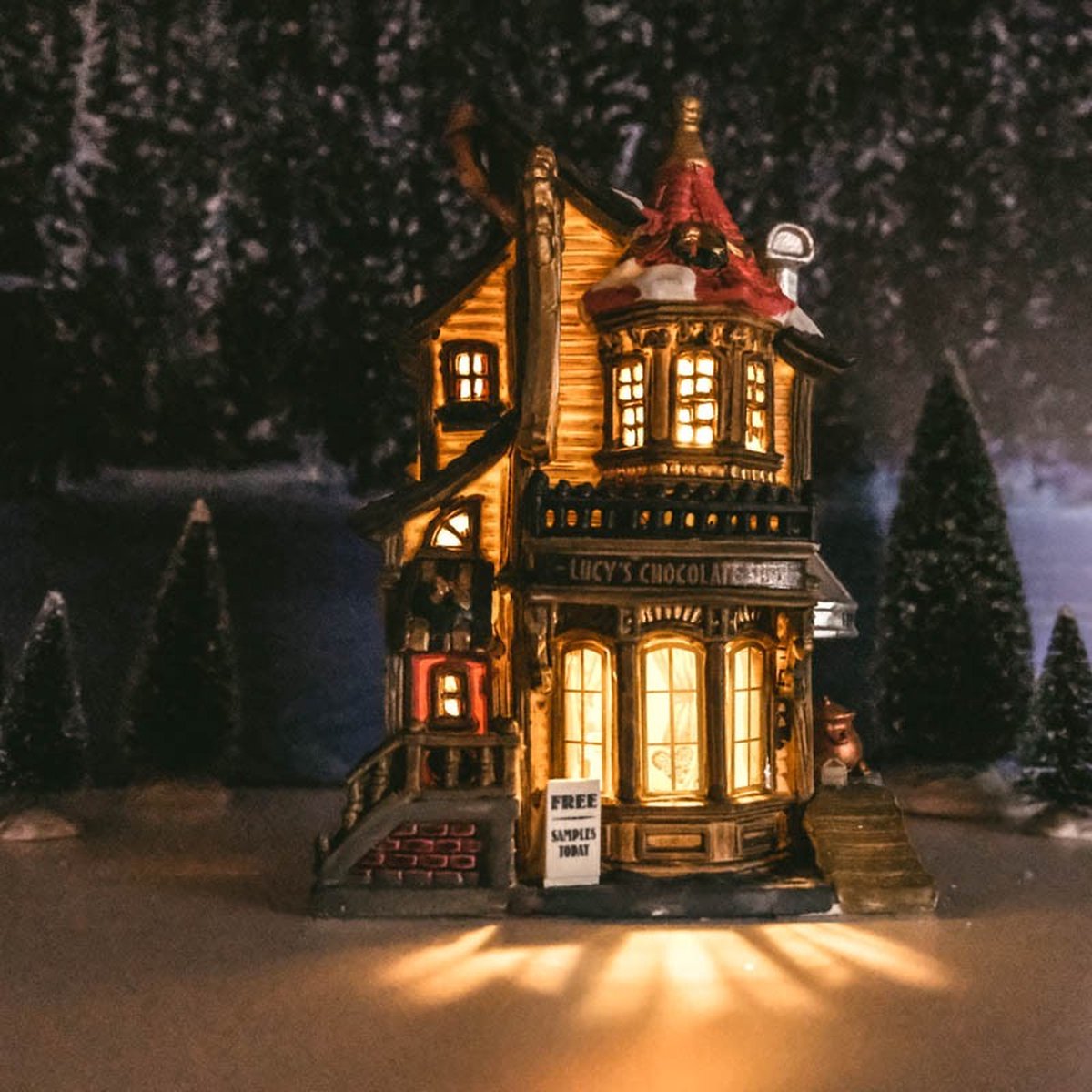 Lemax Kerstdorp Lucy's Chocolate Shop - Met verlichting – foto 3