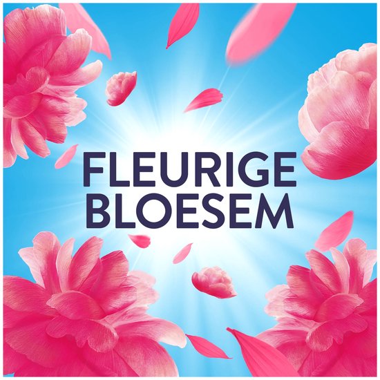 De nombreuses fleurs roses et pétales flottent dans un ciel bleu clair avec soleil. Le texte 'FLEURIGE BLOESEM' est centré.