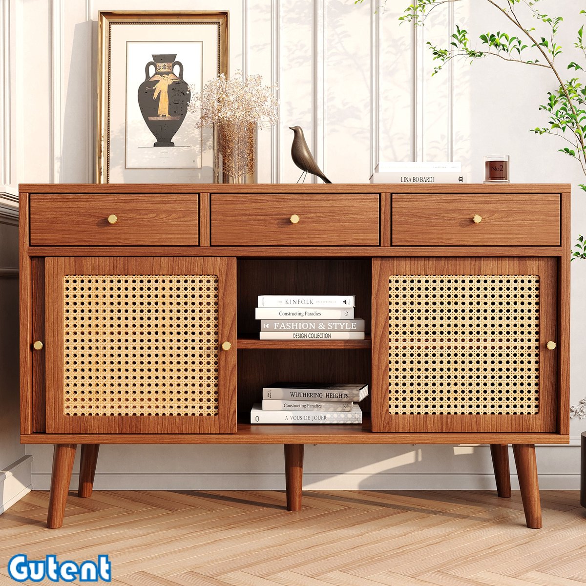 Gutent Dressoir - Met 3 laden en 3 schuifdeuren - Rotan accenten - Massief houten poten - Gouden metalen beugelgrepen - Verstelbare legplanken - Notenhout - 120x40x78 cm