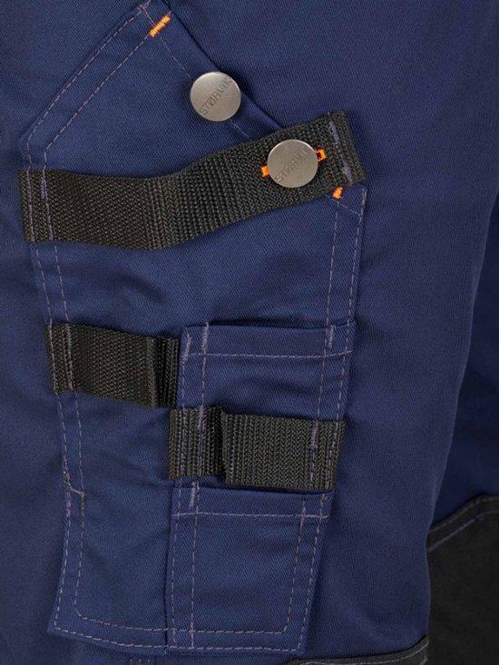 Pantalon de travail bleu marine avec poche cargo, sangles noires et bouton-pression STØRVIK.