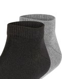 Twee Falke sneakersokken, één zwart en één grijs, met ribbelpatroon.