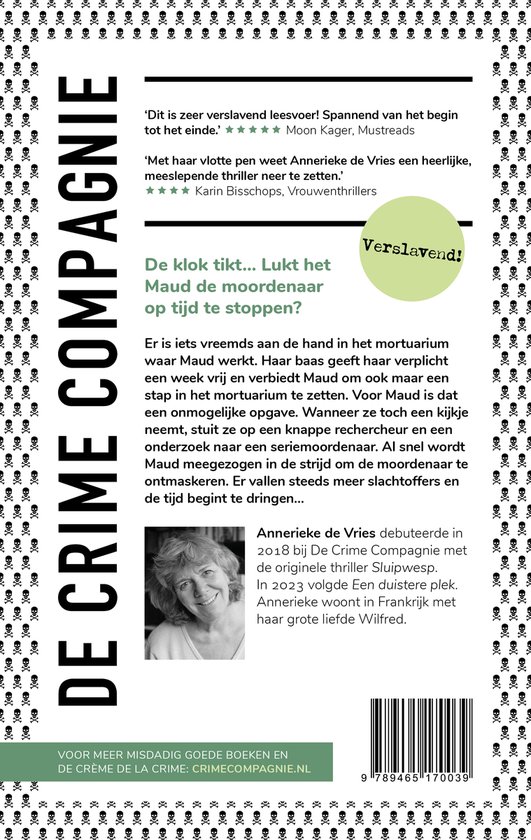 Achterkant boek 'De laatste zeven' met tekst, recensies en een foto van Annerieke de Vries.