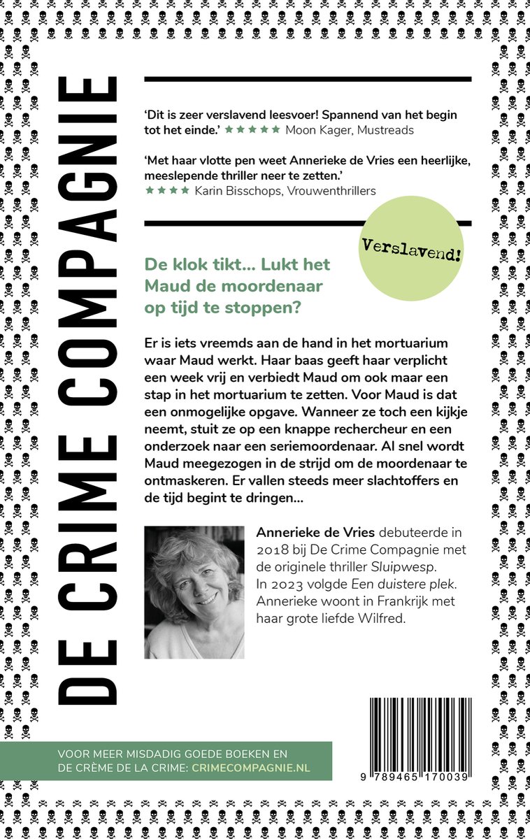 Achterkant boek 'De laatste zeven' met tekst, recensies en een foto van Annerieke de Vries.