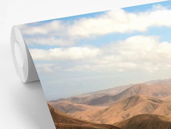 Papier peint photo vinyle - Une photo panoramique d'une grande chaîne de montagnes sur Fuerteventura largeur 430 cm x hauteur 240 cm - Tirage photo sur papier peint (disponible en 7 tailles)