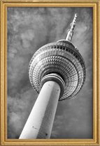 JUNIQE - Poster met houten lijst Berlin Fernsehturm -20x30 /Grijs &