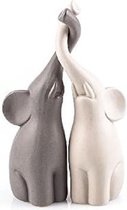Knuffelende Olifanten | Decoratief Beeld | Keramiek | Grijs | Wit | 26 cm