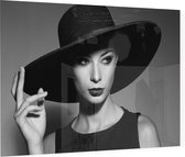 Vrouw met hoed zwart wit - Foto op Plexiglas - 60 x 40 cm