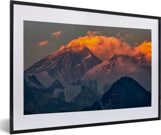 Fotolijst incl. Poster - Ondergaande zon Mount Everest in Nepal. - 60x40 cm - Posterlijst