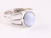 Opengewerkte zilveren ring met blauwe lace agaat - maat 18