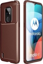 Voor Motorola Moto E7 (2020) Koolstofvezeltextuur Schokbestendig TPU-hoesje (bruin)
