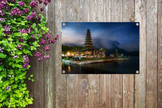 Affiche de jardin - Le temple Pura Ulun Danu Bratan à Bali la nuit - 60x40 cm