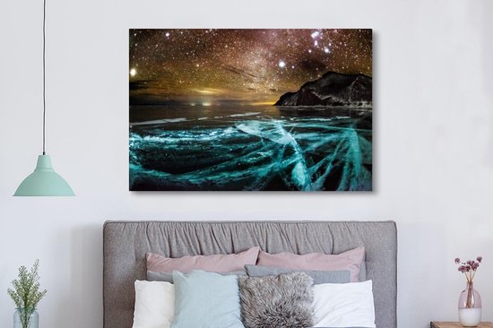 Glace bleue et un beau ciel étoilé sur le lac Baïkal en Russie Toile 180x120 cm - Tirage photo sur toile (Décoration murale salon / chambre) XXL / Grand format!