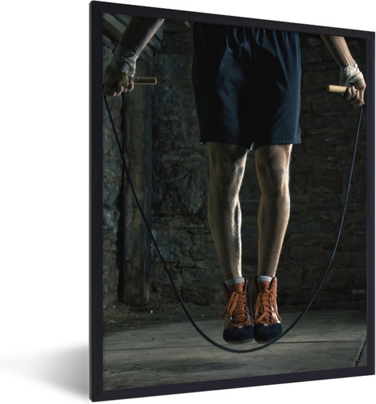 Fotolijst incl. Poster - Een blanke bokser springt tijdens fitness over een touw - 60x80 cm - Posterlijst