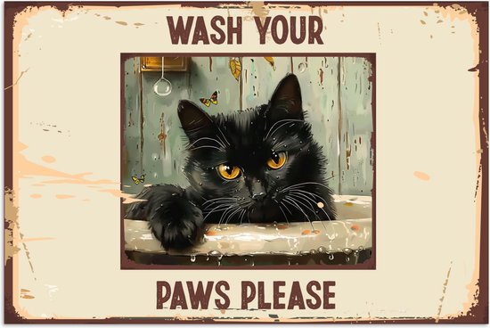 Zwarte kat met gele ogen in een badkuip, met de tekst 'WASH YOUR PAWS PLEASE'.