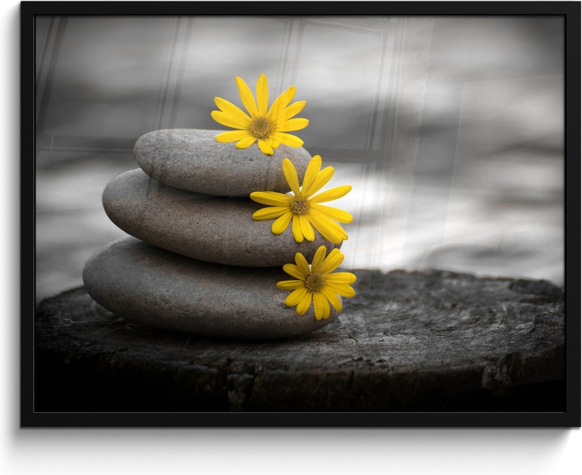FrameYourWall Poster in lijst - Fotolijst 80x60 cm - Posters - Zen stenen - Bloemen - Geel - Natuur - Posterlijst zwart - Wanddecoratie badkamer - Muurdecoratie WC - Decoratieve accessoires - Toilet muur decoratie Stenen - Grijs