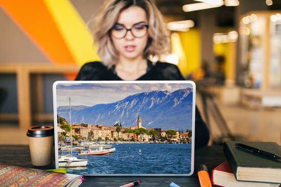 Autocollant pour ordinateur portable - 15,6 pouces - Le paysage urbain de Toscolano Maderno et du lac de Garde