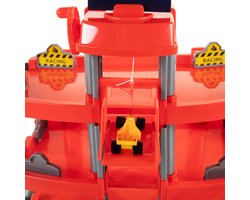 Grote Parkeergarage met 4 Verdiepingen en Auto's