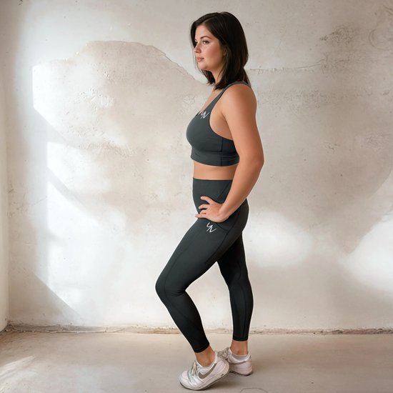 YV SPORT Sportlegging dames Miami - Met handige zakken - Zakt gegarandeerd niet af - Premium kwaliteit - Squat-proof - Dikke, ademende stof - Stevige tailleband - Perfect fit - Sport legging dames - Groen - Maat XL van YV SPORT — afbeelding 2