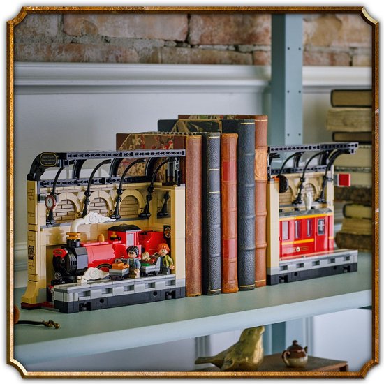 Serre-Livres Diorama Voyage dans le Temps à Construire Serre-Livres Diorama Voyage dans le Temps à Construire