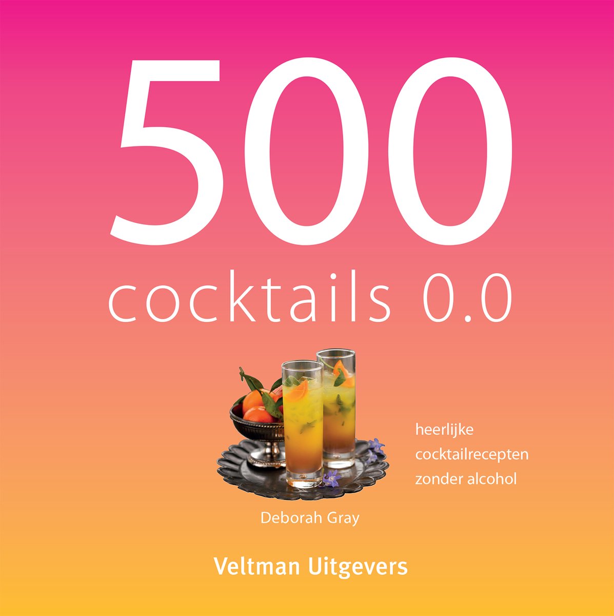 Boekcover: 500 cocktails 0.0 met twee glazen met alcoholvrije cocktails, sinaasappels en munt op een roze/oranje achtergrond.