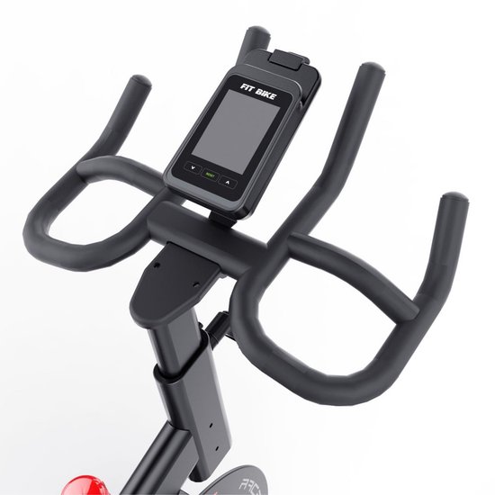 Close-up van de display en handgrepen van een zwarte FitBike spinfiets.
