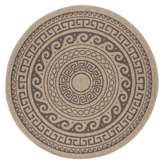 Rond, laagpolig vloerkleed in beige met een grijs geometrisch patroon.