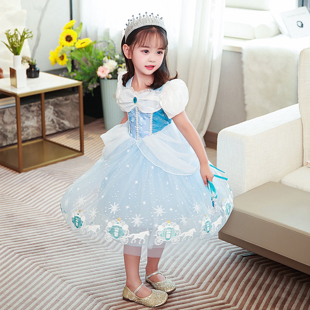 Joya Kids® Licht Blauwe Verkleedjurk Meisjes | Prinsessenjurk Lichtblauw met Accessoires | Kroon, Staf, Handschoenen & Sieraden | Carnaval & Verjaardag | — afbeelding 4