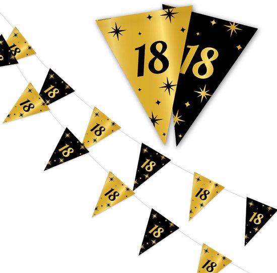 Gouden en zwarte slingers met '18' en sterren erop. Twee grotere vlaggen en een reeks kleinere driehoekige vlaggen.