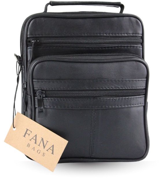 Zwarte leren schoudertas van Fana Bags met label.