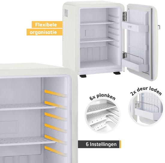 Crème mini koelkast met 6 verstelbare planken en 2 deurladen voor flexibele organisatie. Toont de binnenkant met de opties voor de planken.