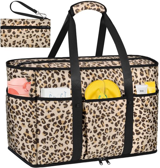 Grote leopardprint tas met draaggrepen en een bijpassend toilettasje.