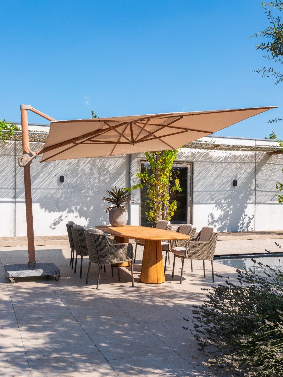 4 Seasons Outdoor Hacienda cantilever parasol 300 x 400 cm - wood-look frame