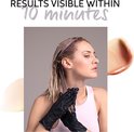 Model met blond haar en zwarte handschoenen die een tube Wella Professionals vasthoudt. Resultaten zichtbaar binnen 10 minuten.