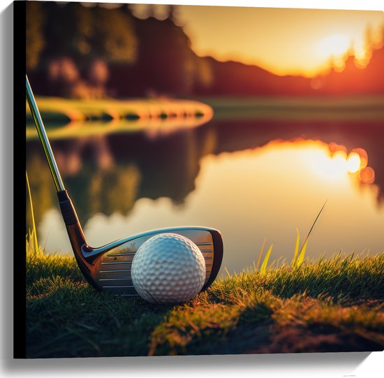Canvas - Golf - Golfbal - Golfclub - Zonsondergang - Gras - Water - 60x60 cm Foto op Canvas Schilderij (Wanddecoratie op Canvas)