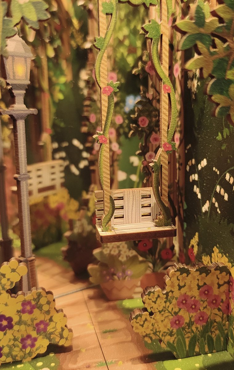 Tonecheer The Secret Garden Book Nook Bouwpakket - Modelbouw - 18,2 x 8 x 24,5 cm - Houten 3D Puzzel - Boekensteun - LED-licht - Bewegingssensor Licht - Boekenhouder — afbeelding 22