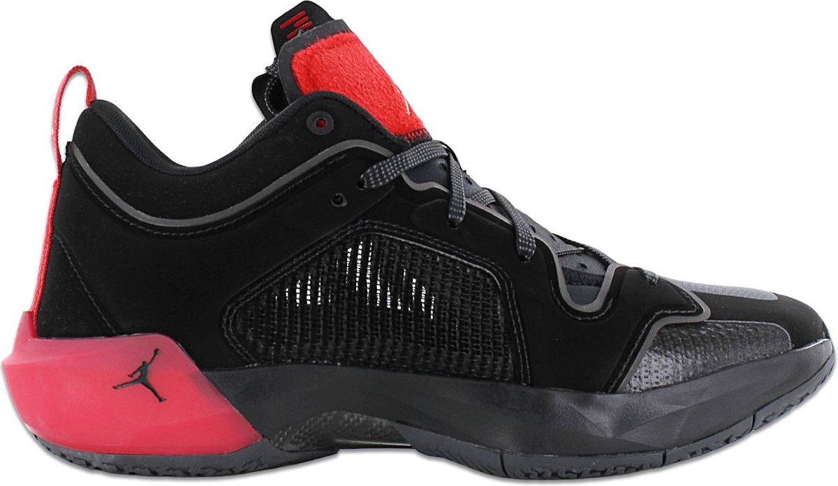 Air Jordan 37 XXXVII Low - Bred - Heren Basketbalschoenen Sneakers Schoenen Zwart DQ4122-007 - Maat EU 40.5 US 7.5
