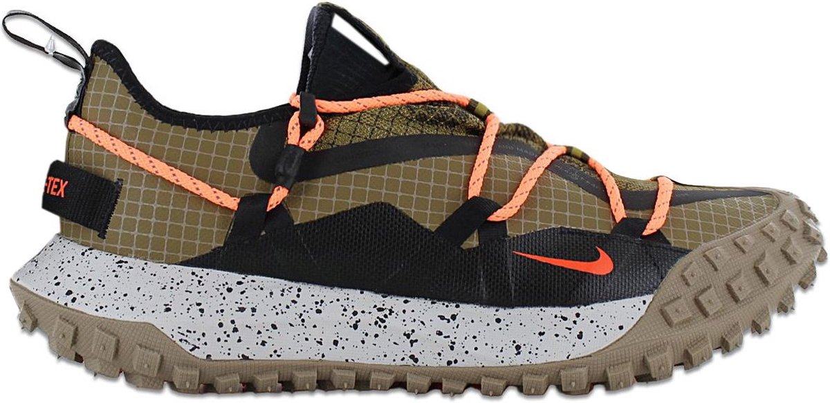 nike acg mountain fly low waterproof