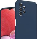 Donkerblauw siliconen telefoonhoesje met matte afwerking en cameralens uitsparing, voor een Samsung A13.