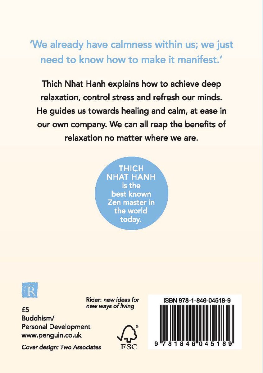 Boek 'We already have calmness within us; we just need to know how to make it manifest.' door Thich Nhat Hanh, met een cirkelvormige tekst 'THICH NHAT HANH is the best known Zen master in the world today.'